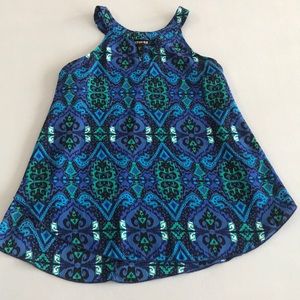 Key hole sleeveless blouse